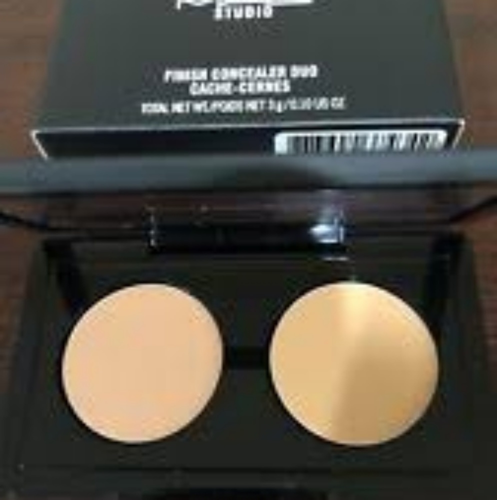 Mac Studio FINISH CONCEALER DUO NW20-NC25